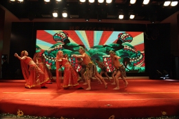 2015年新春年会节目——“老窖醇香水之队”舞蹈“美女与野兽”